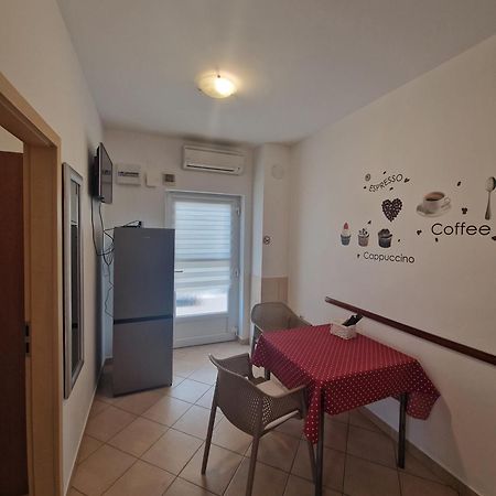 Apartments Saric スプリト エクステリア 写真
